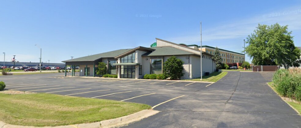 200 N Mall Dr, Appleton, WI à vendre - Photo du bâtiment - Image 1 de 4