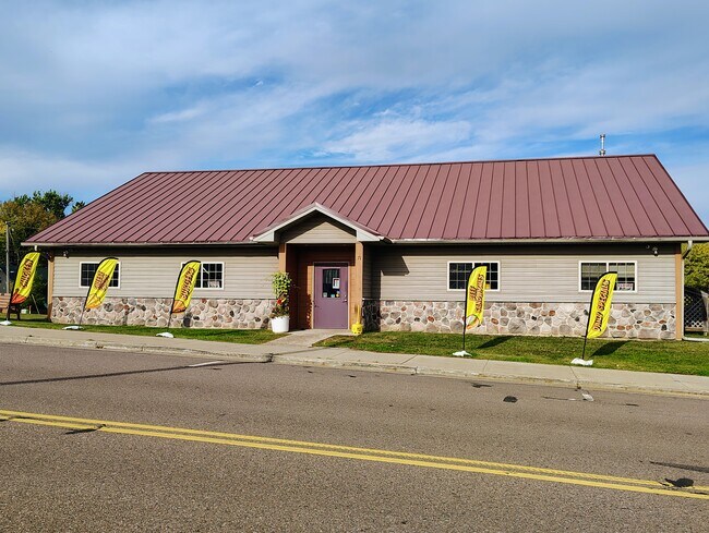 Plus de détails pour 71 N Grant St, Glidden, WI - Commerce de détail à vendre