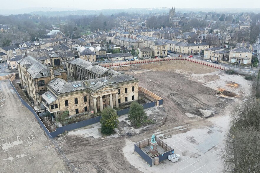 New North Rd, Huddersfield à vendre - Aérien - Image 2 de 5