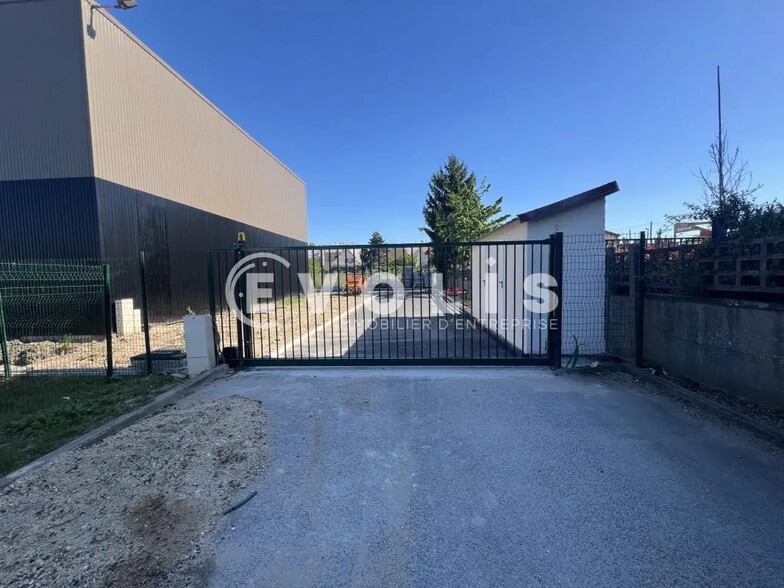 Flex in Noisy-le-Grand for lease - Building Photo - Image 2 of 16