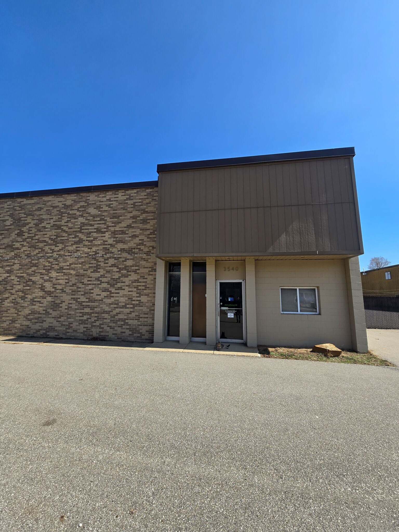 3540 Jefferson Ave SE, Grand Rapids, MI à louer Photo principale- Image 1 de 17