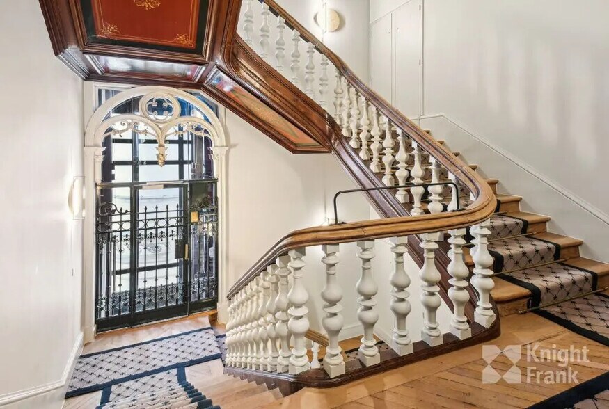 46 Rue De Londres, Paris à louer - Photo du bâtiment - Image 2 de 10