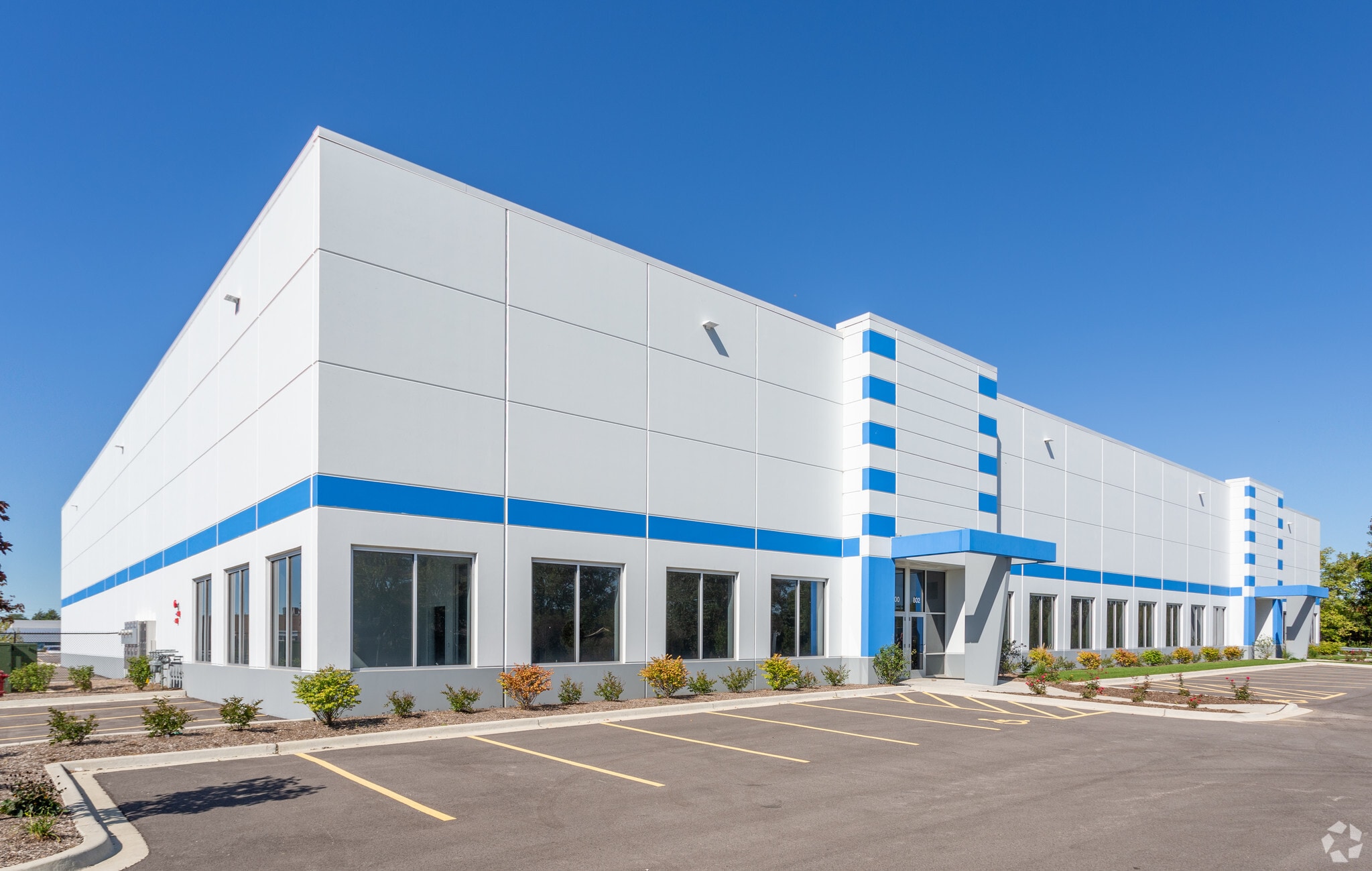 800 Dierking Ter, Elk Grove Village, IL for lease Primary Photo- Image 1 of 15