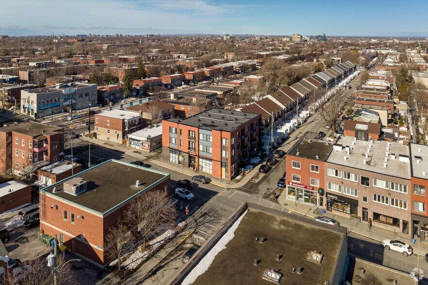 4151 Rue Beaubien E, Montréal, QC à vendre - Aérien - Image 3 de 5