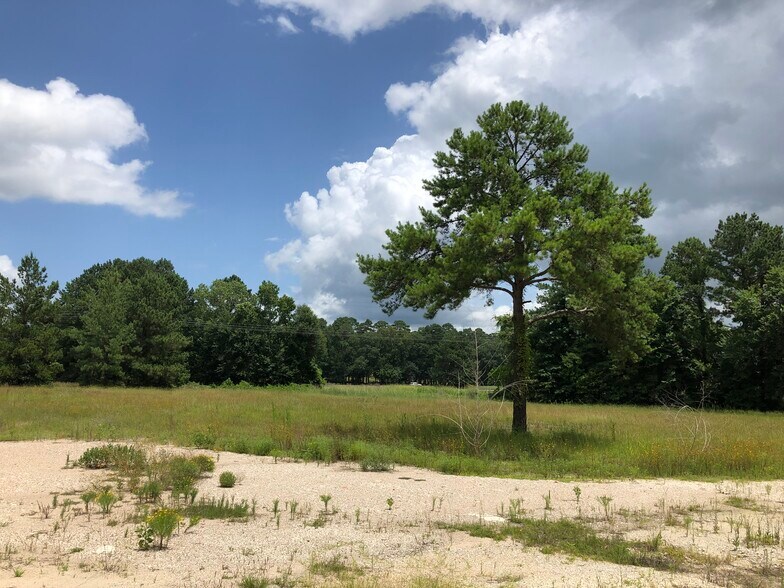 2107 Martin Luther King Jr Blvd, Lufkin, TX for sale - Building Photo - Image 2 of 8