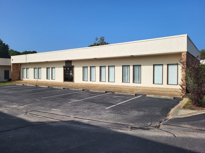 11 Racetrack Rd NE, Fort Walton Beach, FL for lease - Building Photo - Image 1 of 4