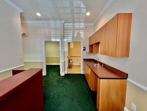 4652 Lawrenceville Hwy, Lilburn, GA for sale Interior Photo- Image 2 of 29