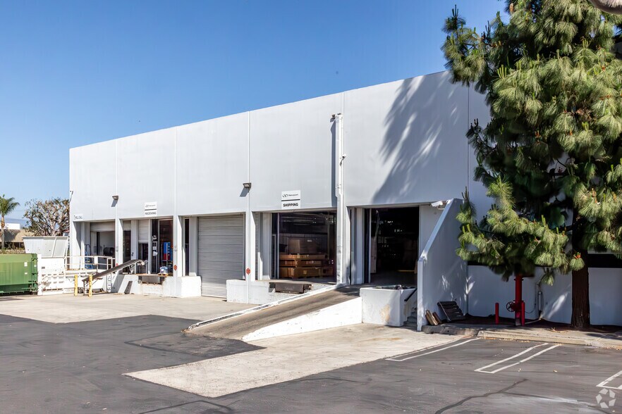 1791 Deere Ave, Irvine, CA à louer - Photo du bâtiment - Image 2 de 5