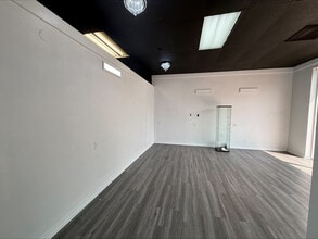 4725 South Atlanta Rd, Smyrna, GA for lease Interior Photo- Image 2 of 2