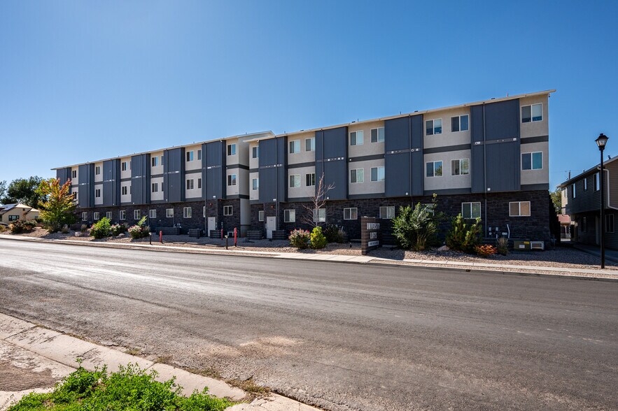 119 N 800 W, Cedar City, UT à vendre - Photo du bâtiment - Image 2 de 21
