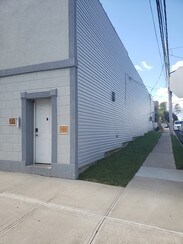 Plus de détails pour 182 Vermont Ave, Staten Island, NY - Flex à vendre