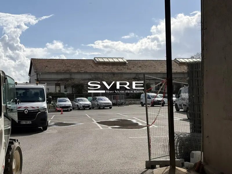 Flex in Marseille for lease Building Photo- Image 1 of 13