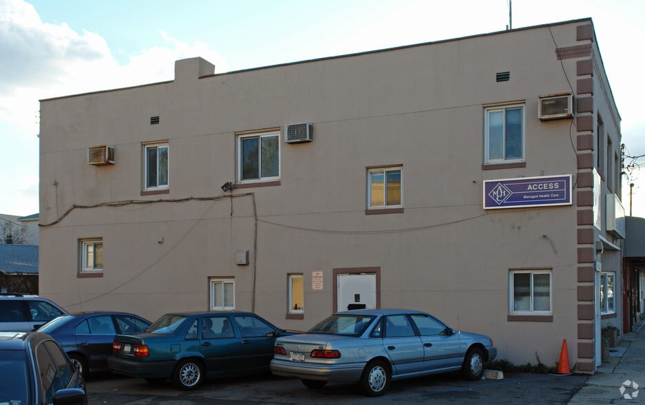 37-39 E Jericho Tpke, Mineola, NY for sale - Building Photo - Image 2 of 10