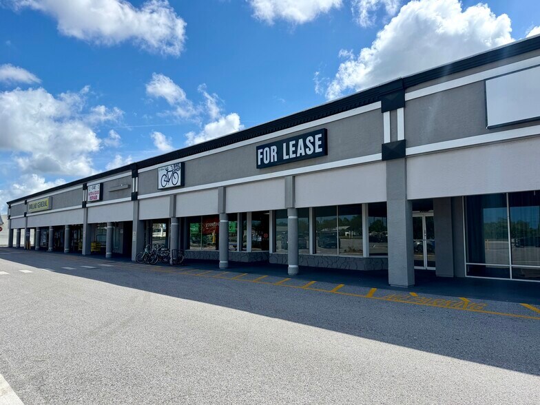 6604 US Highway 19 N, New Port Richey, FL à louer - Photo du bâtiment - Image 3 de 12