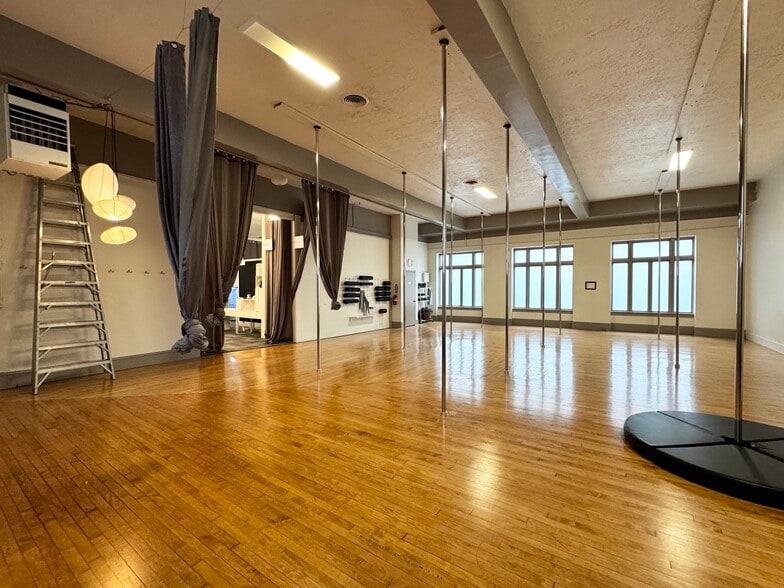 316 SW 11th Ave, Portland, OR for lease - Building Photo - Image 3 of 20