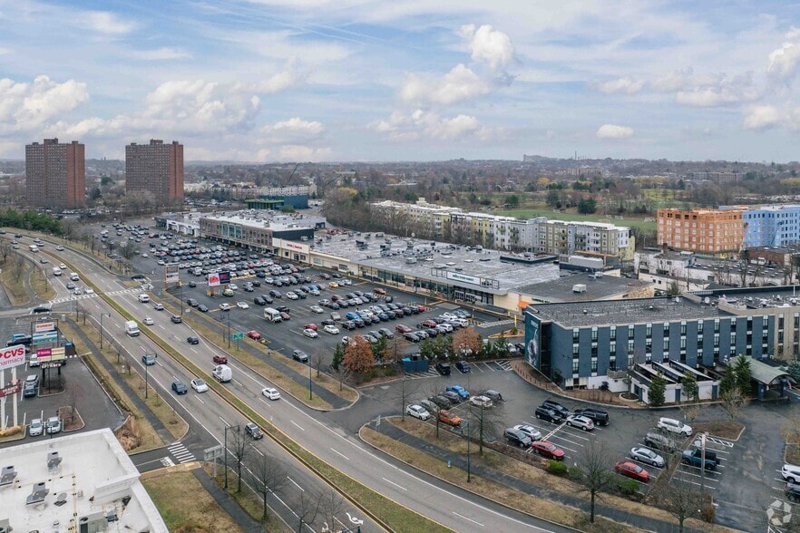 168-202 Alewife Brook Pky, Cambridge, MA for lease - Aerial - Image 2 of 2