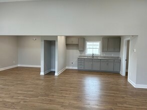 520 Meritage St, Greer, SC for lease Interior Photo- Image 2 of 10