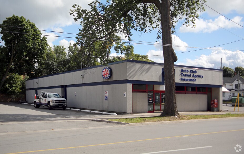 76 Lake St, St Catharines, ON à louer - Photo du bâtiment - Image 3 de 3