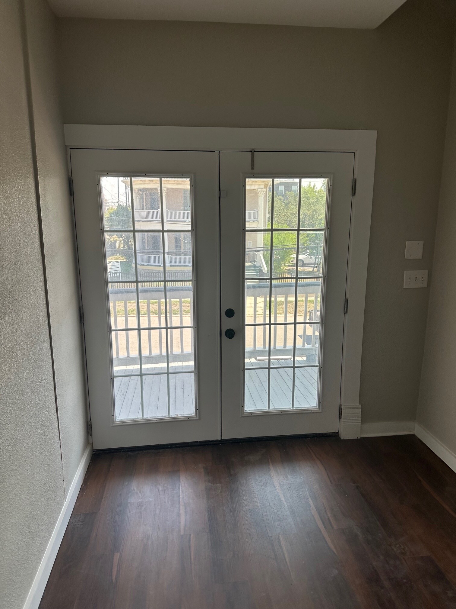 127 Lewis St, San Antonio, TX for lease Interior Photo- Image 1 of 9