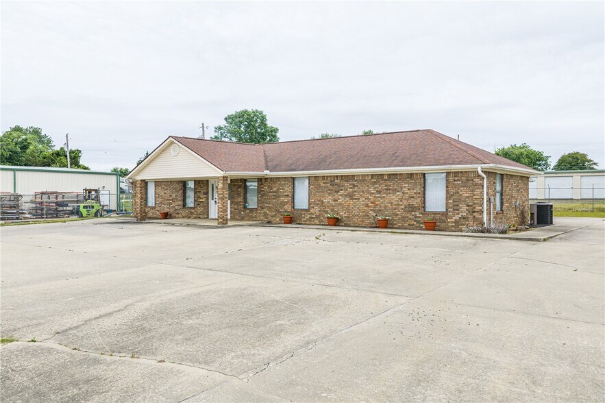706 W Broadway St, Spiro, OK for sale - Building Photo - Image 2 of 52