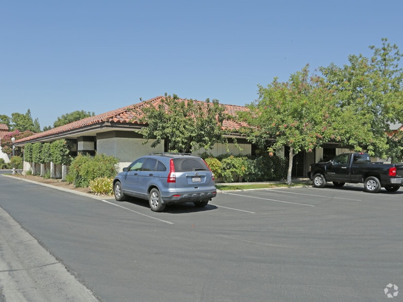 5150 N 6th St, Fresno, CA for sale - Primary Photo - Image 2 of 4