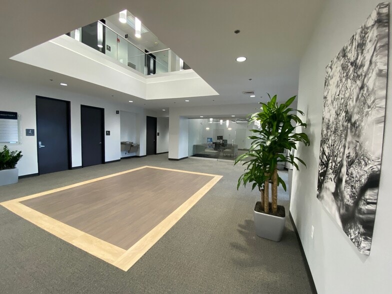 750 Stephenson Hwy, Troy, MI for lease - Interior Photo - Image 1 of 6