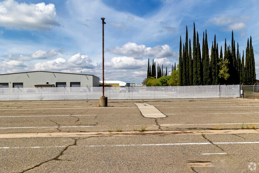 2777 N Highway 59, Merced, CA à vendre - Photo du bâtiment - Image 3 de 39