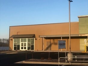 3333 Asbury Rd, Dubuque, IA for lease Interior Photo- Image 2 of 12