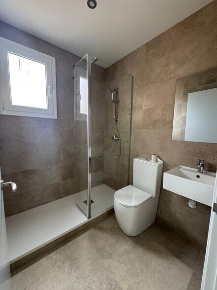 Immeuble residentiel dans Santa Coloma de Gramenet, Barcelona à vendre - Photo intérieure - Image 3 de 12