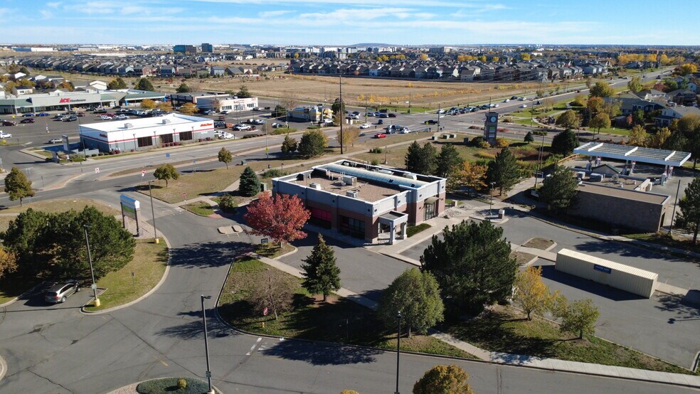 5105 Chambers Rd, Denver, CO à louer - Photo du bâtiment - Image 3 de 7