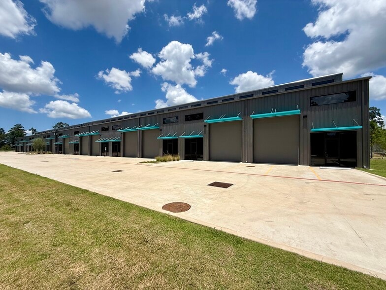 2007 Airport Rd, Conroe, TX for lease - Building Photo - Image 3 of 17