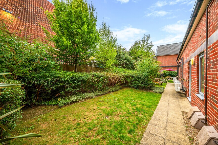 24-36 Scotts Rd, Bromley à vendre - Photo du bâtiment - Image 2 de 10