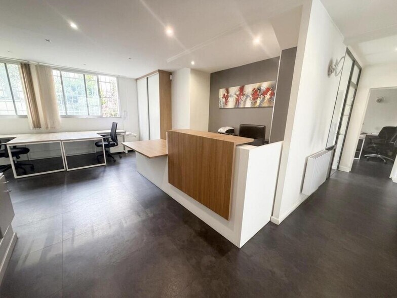 Rue Taine, Paris à vendre - Photo du bâtiment - Image 3 de 10