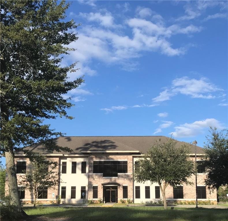 900 W Causeway Approach, Mandeville, LA à louer Photo intérieure- Image 1 de 5