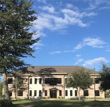 900 W Causeway Approach, Mandeville, LA à louer Photo intérieure- Image 1 de 5