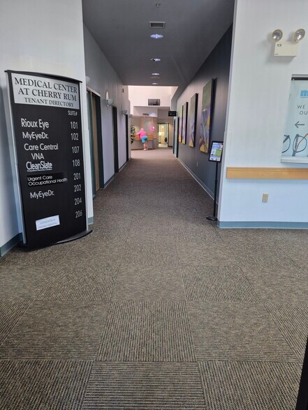 489-493 Bernardston Rd, Greenfield, MA à louer - Hall d’entrée - Image 2 de 6