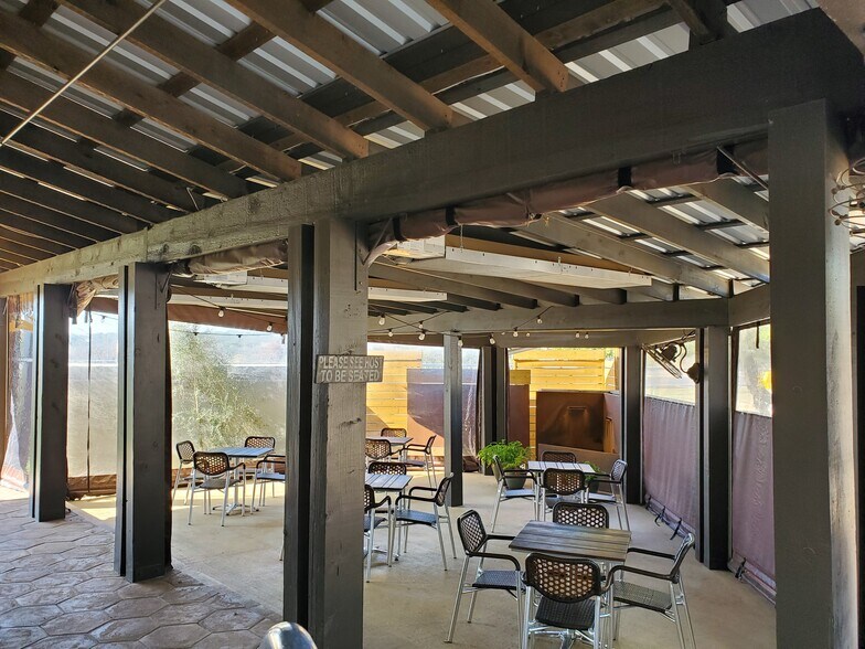 23526 State Highway 71 W portefeuille de 2 propriétés à vendre sur LoopNet.ca - Autre - Image 2 de 10