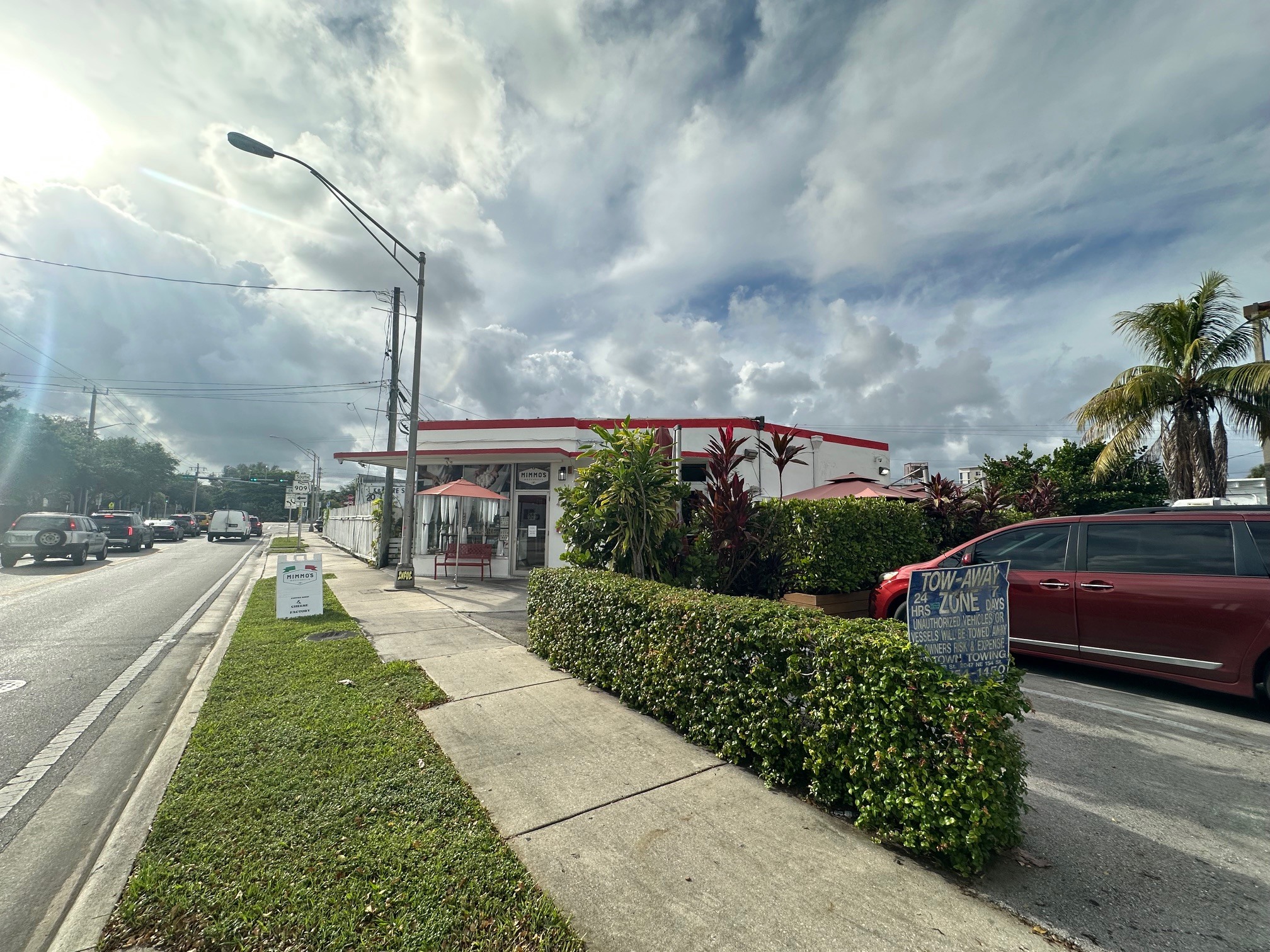 12343-12345 W Dixie Hwy, North Miami, FL à louer Photo intérieure- Image 1 de 21