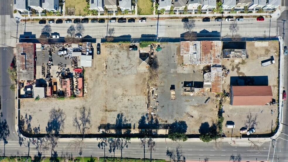 914-936 E 2nd St, Santa Ana, CA à vendre - Photo du bâtiment - Image 2 de 4