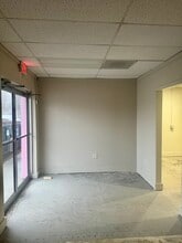 400-422 N Kennedy Dr, Bradley, IL for lease Building Photo- Image 2 of 5