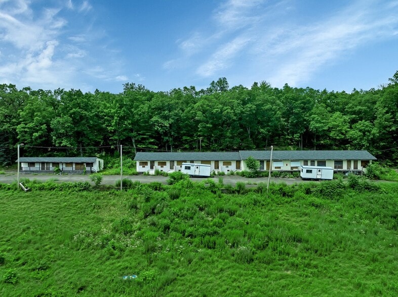 9071 US Route 9W, Athens, NY à vendre - Photo du bâtiment - Image 3 de 31