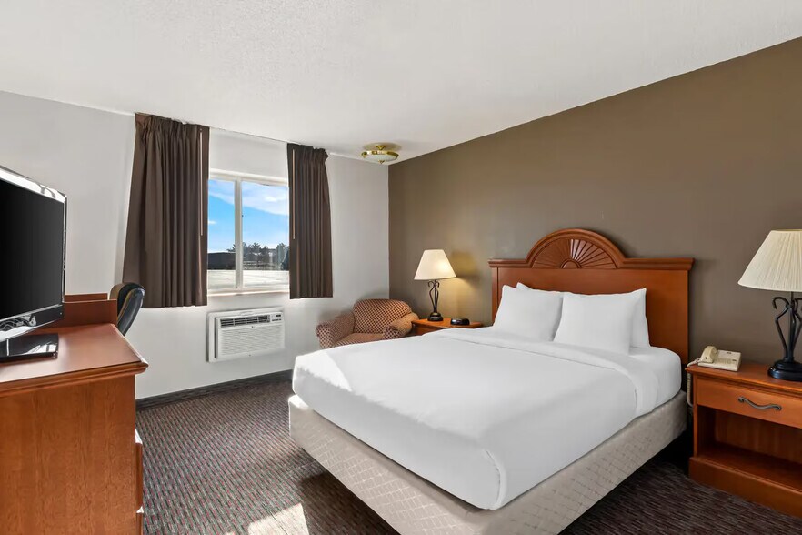 730 E Jennifer Ln, Sidney, NE à vendre - Photo du bâtiment - Image 2 de 60