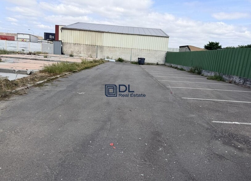 Office in Vigneux-sur-Seine for lease - Building Photo - Image 1 of 4