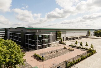 Plus de détails pour Ironbridge Rd, Uxbridge - Industriel à louer