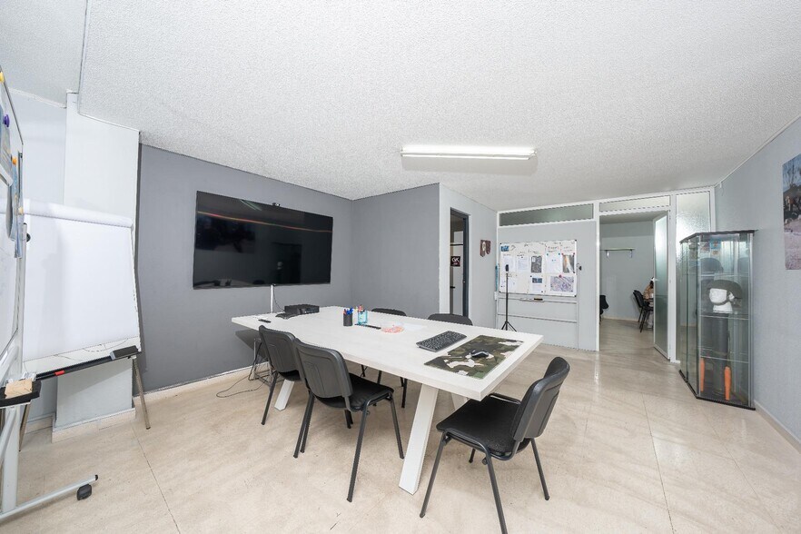 Multifamily in Alicante, Alicante for sale - Interior Photo - Image 2 of 2