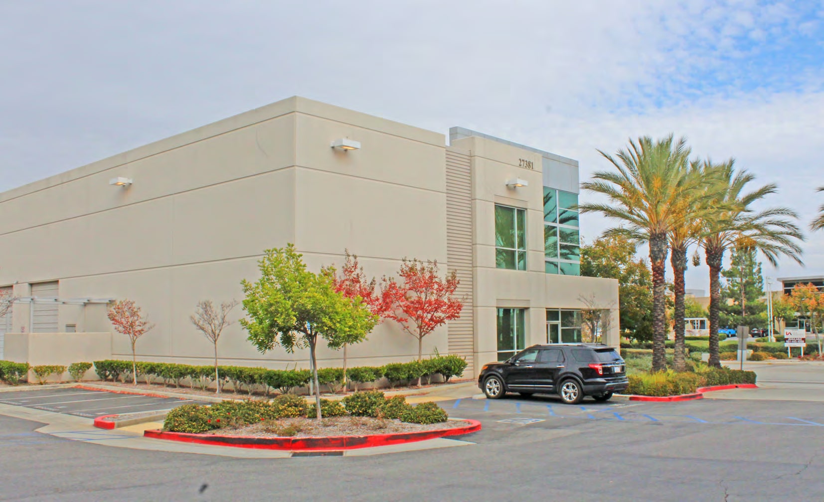 27375-27381 Via Industria, Temecula, CA à louer Photo du bâtiment- Image 1 de 4