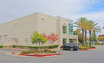 27375-27381 Via Industria, Temecula, CA à louer Photo du bâtiment- Image 1 de 4