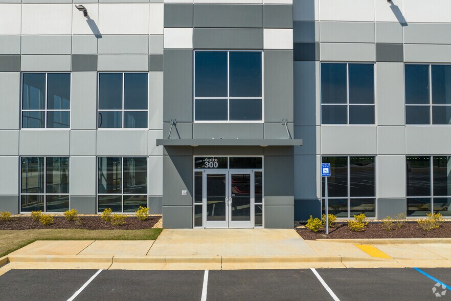 300 International Pky, Adairsville, GA for lease - Building Photo - Image 2 of 6