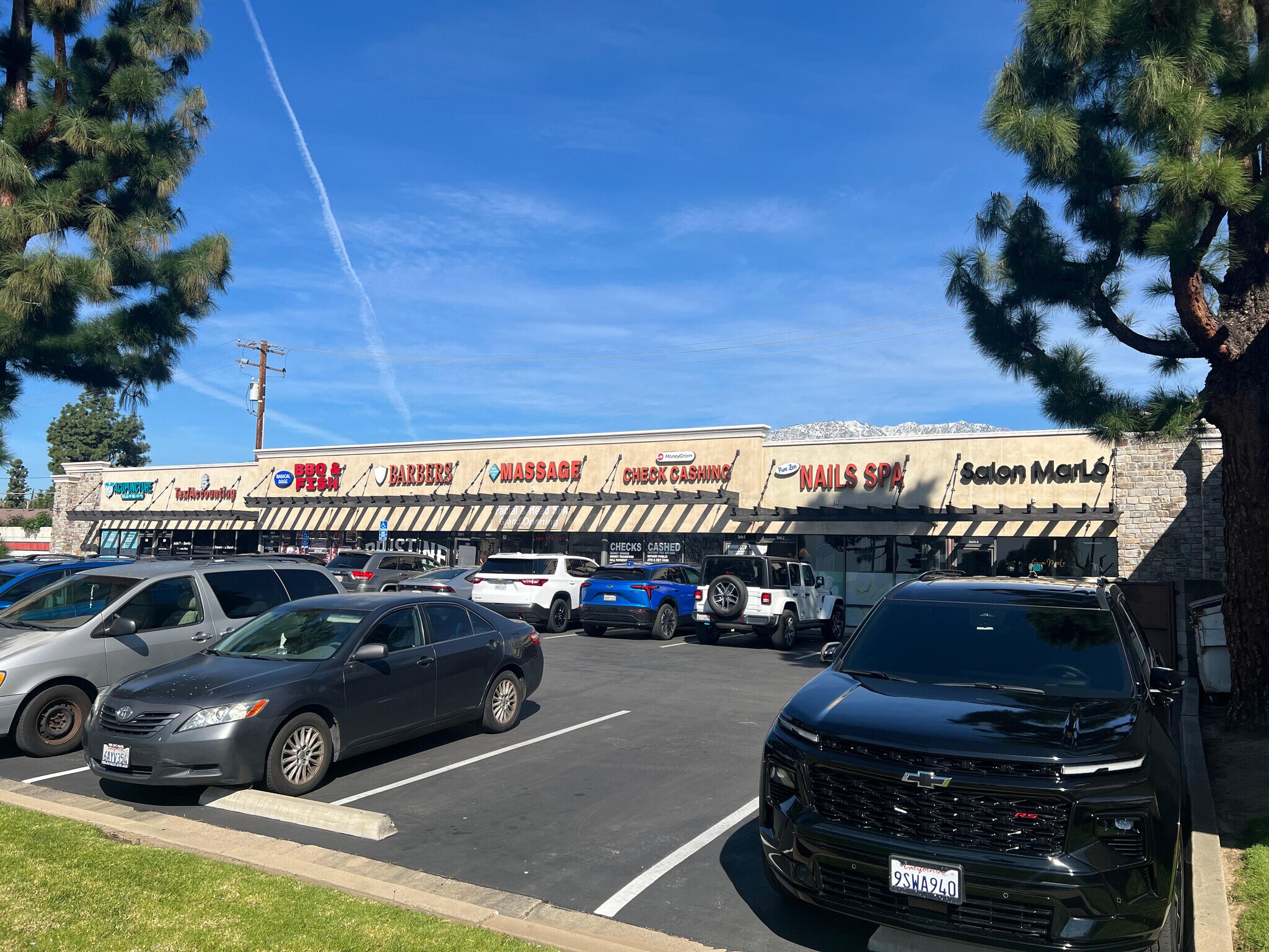 9836 Foothill Blvd, Rancho Cucamonga, CA à louer Photo principale- Image 1 de 5