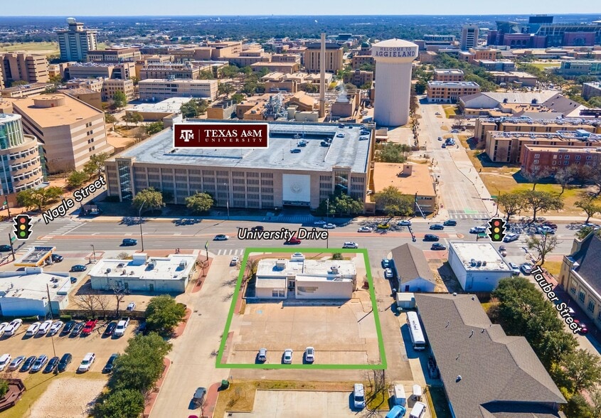 509 University Dr, College Station, TX à louer - Photo principale - Image 1 de 6